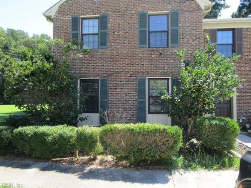 304 Circuit Ln, Newport News, VA, 23608-2998 | Card Image