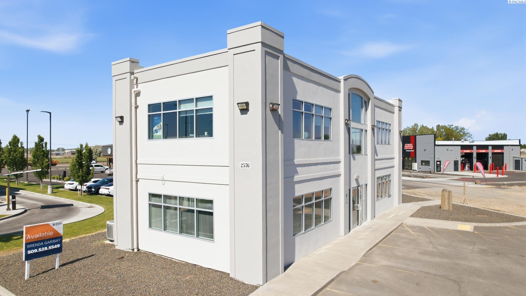 Commercial Sale in Sunnyside 2