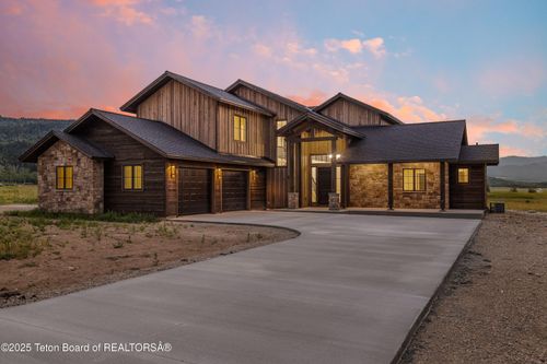 555 Silver Fox Ln, Victor, ID, 83455-5291 | Card Image