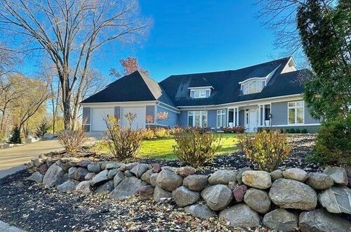 5760 Oakview Ln N, Plymouth, MN, 55442-1534 | Card Image