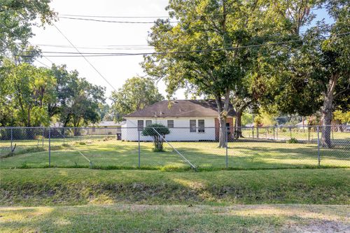 9010 Wheatley St, Houston, TX, 77088-4951 | Card Image