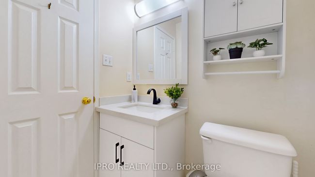 41 Lauraglen Cres, House attached with 6 bedrooms, 4 bathrooms and 4 parking in Brampton ON | Image 13