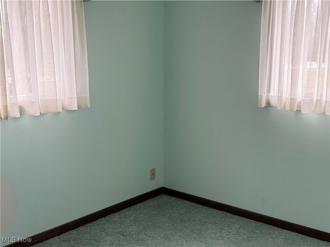 Empty room with baseboards | Image 28