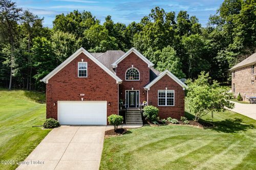 631 Chieftain Dr, Fairdale, KY, 40118-9679 | Card Image
