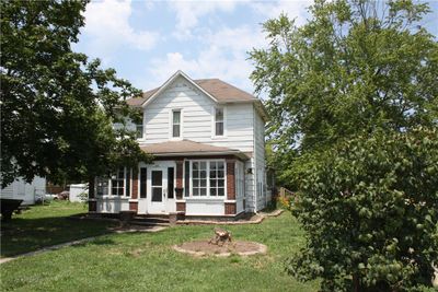 100 W 7th Street, House other with 3 bedrooms, 1 bathrooms and null parking in St. Elmo IL | Image 1