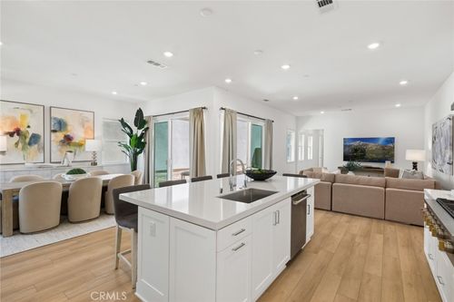 446 Sonia, Irvine, CA, 92618-5912 | Card Image