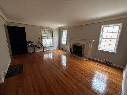 16520 Baylis St, Detroit, MI, 48221-3103 | Card Image