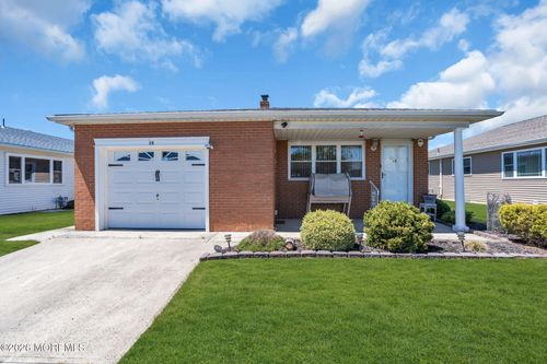 15 Capri Ct, Toms River, NJ, 08757-4111 | Card Image