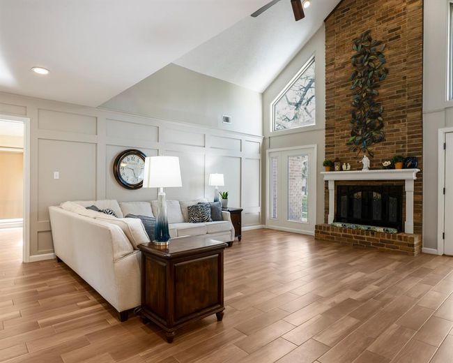 Family Room | Image 6