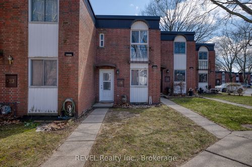 25-6476 Huggins St, Niagara Falls, ON, L2J1G9 | Card Image