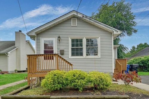 16 Krueger Pl, North Middletown, NJ, 07748-5729 | Card Image