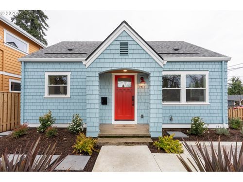 7805 N Smith St, Portland, OR, 97203-2310 | Card Image