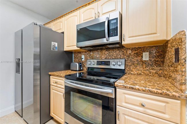 3004 - 4971 Leeward Ln, Condo with 3 bedrooms, 3 bathrooms and null parking in Fort Lauderdale FL | Image 9