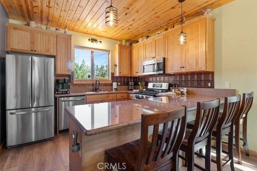 40272 Mahanoy Ln, Big Bear Lake, CA, 92315-9532 | Card Image