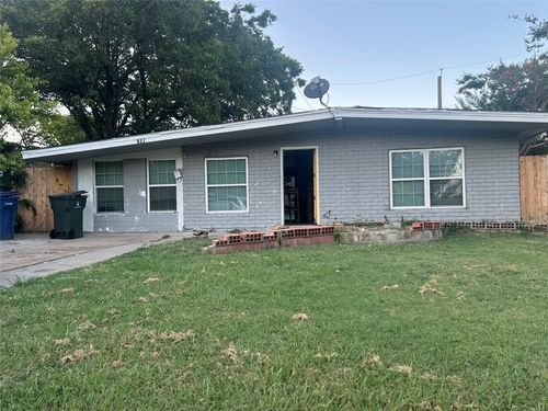 937 Piedmont Dr, Garland, TX, 75040-8065 | Card Image