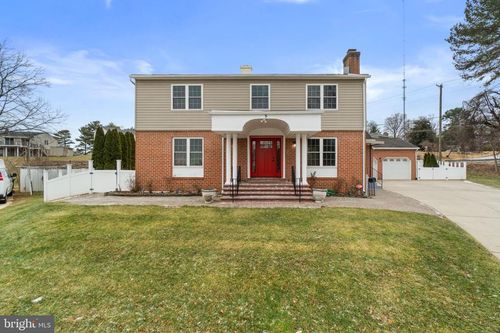 5 Blackridge Ct, CATONSVILLE, MD, 21228-2616 | Card Image