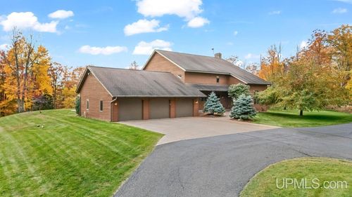N3575 Williams Drive, Iron Mountain, MI, 49801 | Card Image