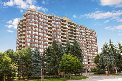 210 - 33 Weldrick Rd E, Condo with 2 bedrooms, 2 bathrooms and 2 parking in Richmond Hill ON | Image 2