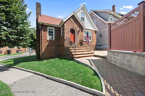 1 Duer Ln, Staten Island, NY, 10301-3014 | Card Image