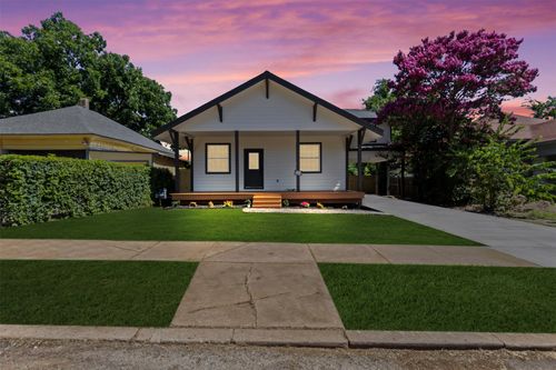 1517 E Magnolia Ave, Fort Worth, TX, 76104-5624 | Card Image