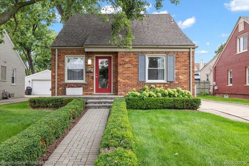 559 E Southlawn Blvd, Birmingham, MI, 48009-4714 | Card Image