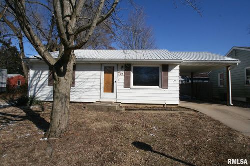 205 Orchard St, Mackinaw, IL, 61755-7517 | Card Image