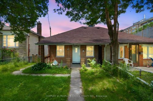 150 Spears St, York, ON, M6N3X7 | Card Image