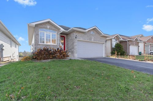 679 Melrose St, Kingston, ON, K7M9G8 | Card Image