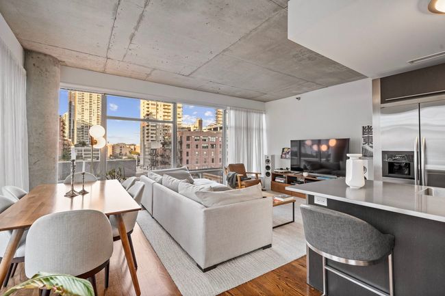 APT-603 - 201 W Grand Ave, Condo with 2 bedrooms, 2 bathrooms and 1 parking in CHICAGO IL | Image 4