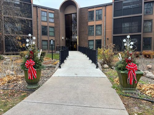 apt-107-9600 Portland Ave S, Bloomington, MN, 55420-4566 | Card Image