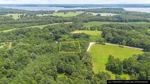 470 Hagler Ridge Rd, Springville, TN, 38256-5319 | Card Image