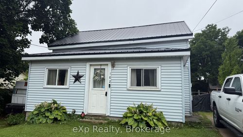 182 4th St Sw, Chesley, ON, N0G1L0 | Card Image