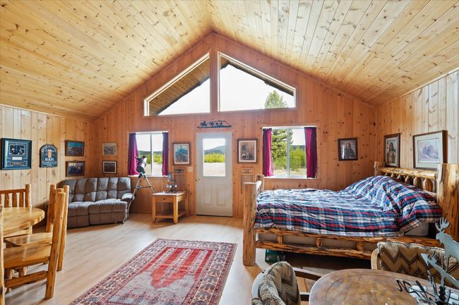 Interior Guest Cabin #3/ Saloon | Image 51