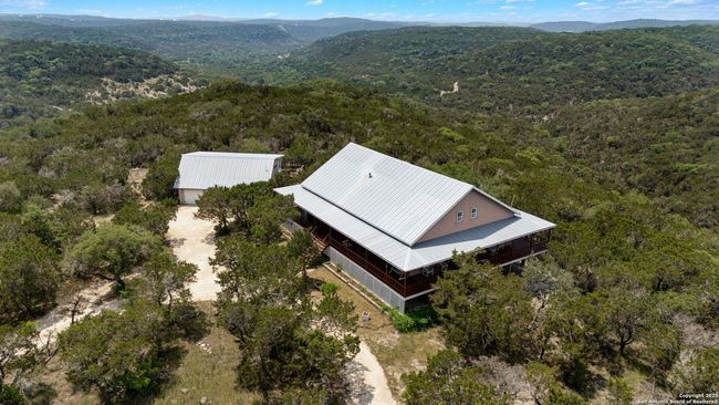 388 Oak Trl, House other with 3 bedrooms, 5 bathrooms and null parking in Pipe Creek TX | Image 45