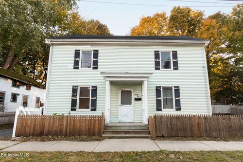 35 Danforth Ave, Pittsfield, MA, 01201-4003 | Card Image