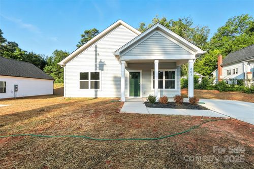 607 Meadow St, Spencer, NC, 28159-2230 | Card Image