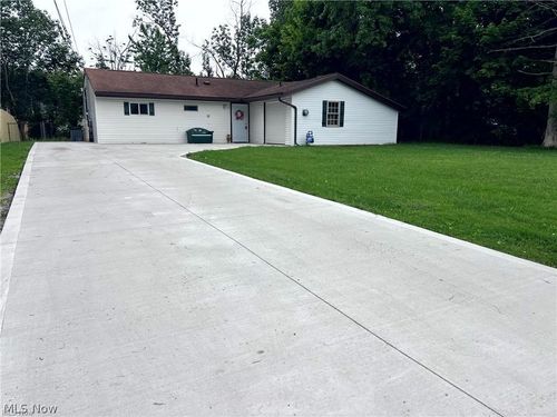 3502 Ivanhoe Dr, Kent, OH, 44240-6618 | Card Image