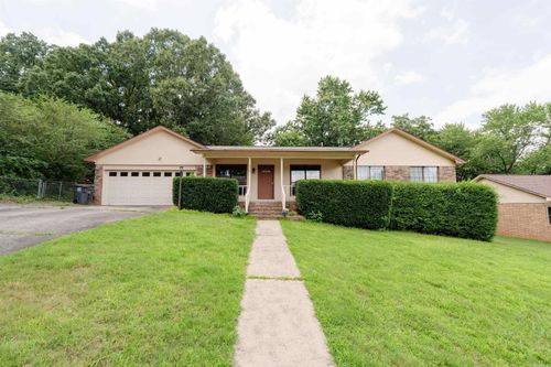 215 Navajo Dr, Searcy, AR, 72143-6513 | Card Image