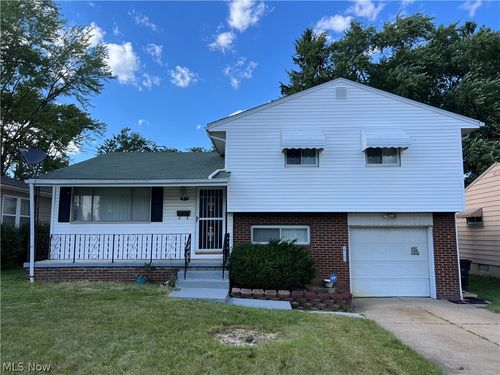 1559 Fairfax Rd, Akron, OH, 44313-6117 | Card Image