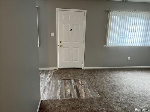 9151 Groschner St, Taylor, MI, 48180-7206 | Card Image