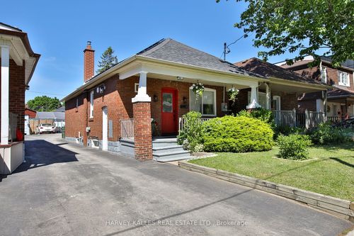 112 4th St, Etobicoke, ON, M8V2Y7 | Card Image