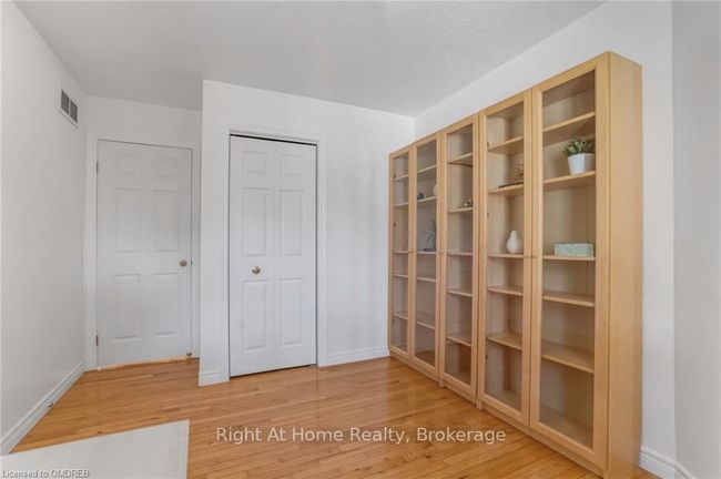 47 Morton Ave, House other with 4 bedrooms, 2 bathrooms and 4 parking in Dundas ON | Image 29