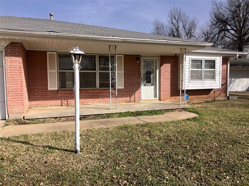 3220 Hilltop Rd, Midwest City, OK, 73110-4018 | Card Image