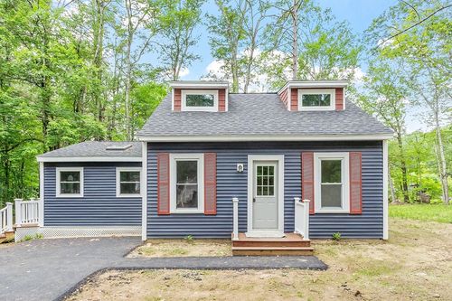 82 Old Boston Tpke, Hubbardston, MA, 01452-1233 | Card Image