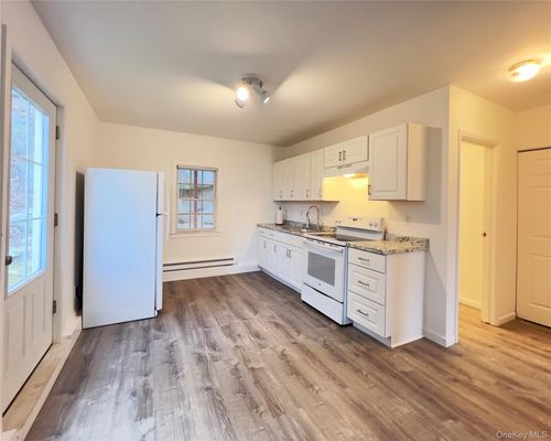 330 Horsepound Rd, Carmel, NY, 10512-4919 | Card Image