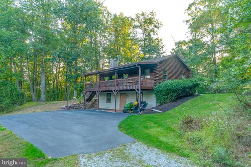 910 Emanuel Rd, LEWISBERRY, PA, 17339-9198 | Card Image