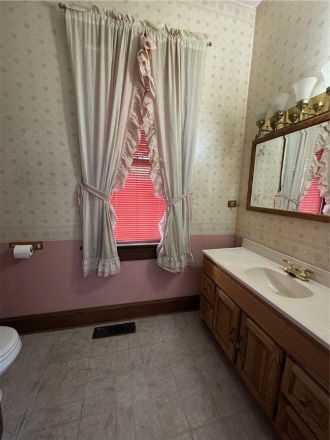 3000 Western Ave, Home with 5 bedrooms, 4 bathrooms and null parking in Mattoon IL | Image 36