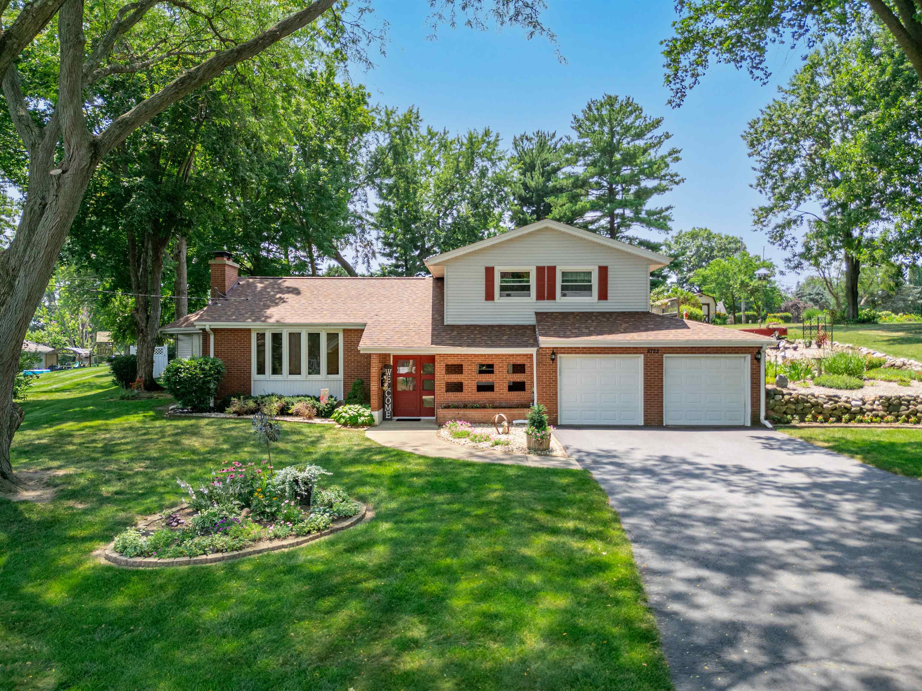 Residential in BELVIDERE 5