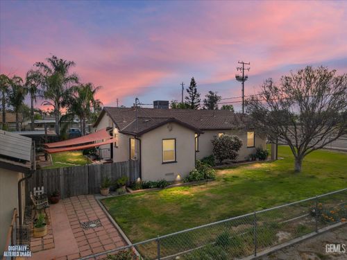 1102 Castro Lane, Bakersfield, CA, 93304 | Card Image