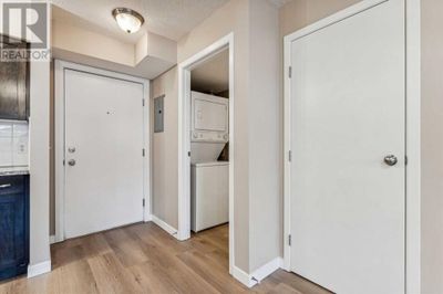 2000 Applevillage Crt Se, Condo with 2 bedrooms, 2 bathrooms and 1 parking in Calgary AB | Image 2